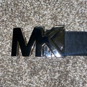Michael kors belt 32”
